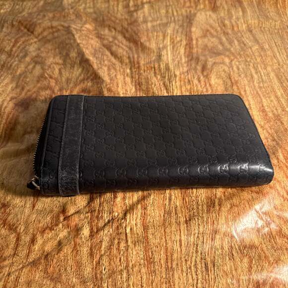 Gucci Microguccissima Black Leather Zip Around Wallet with Gold Buckle Detail - Picture 3 of 4